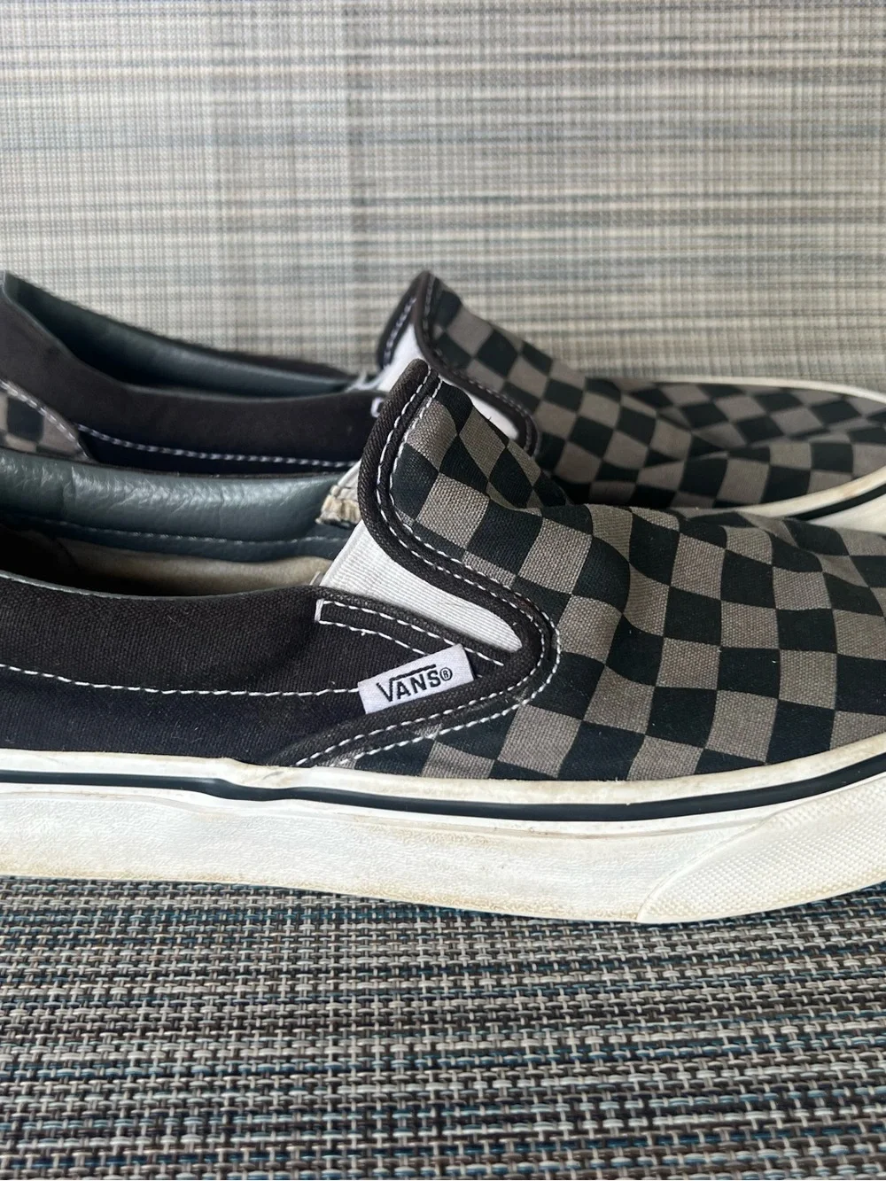 Vans Checkerboard Men’s Slip-On Sneakers - Black/Grey - size 9.0